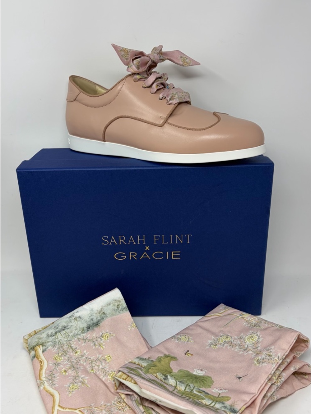 New Sarah Flint X Gracie Wanderlust Oxford Size It 40 Or Us 9/9.5 — image 2 of 8